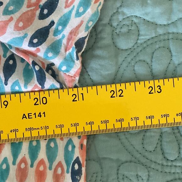 Roller Rabbit Modern Style Pattern Womens Size M Shoal Of Fish Colorful Shirt - Picture 8 of 9